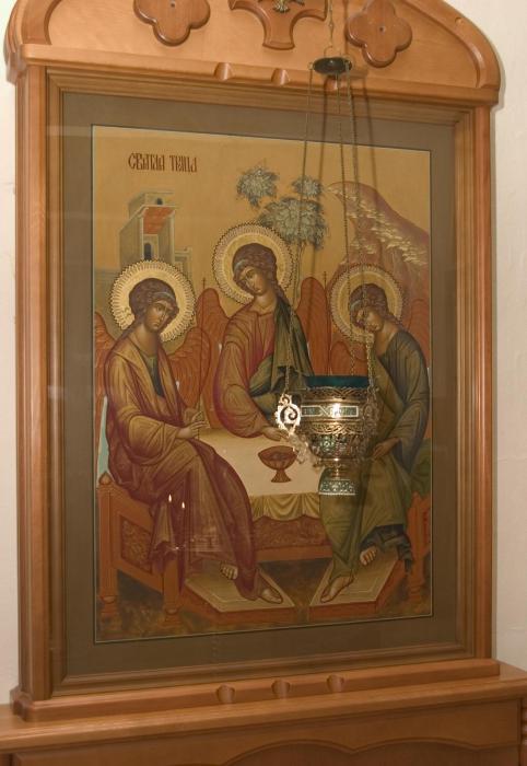 Икона Св. Троицы, мироточившая в 2002 г.